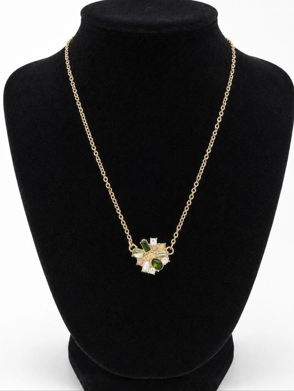 White House Black Market Peridot & Crystal Pendant Necklace – NWT